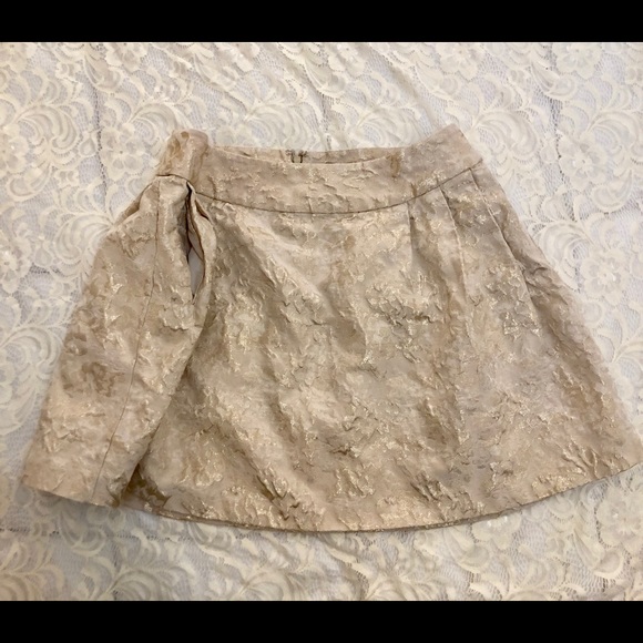 Cream and gold mini skirt - Picture 4 of 8